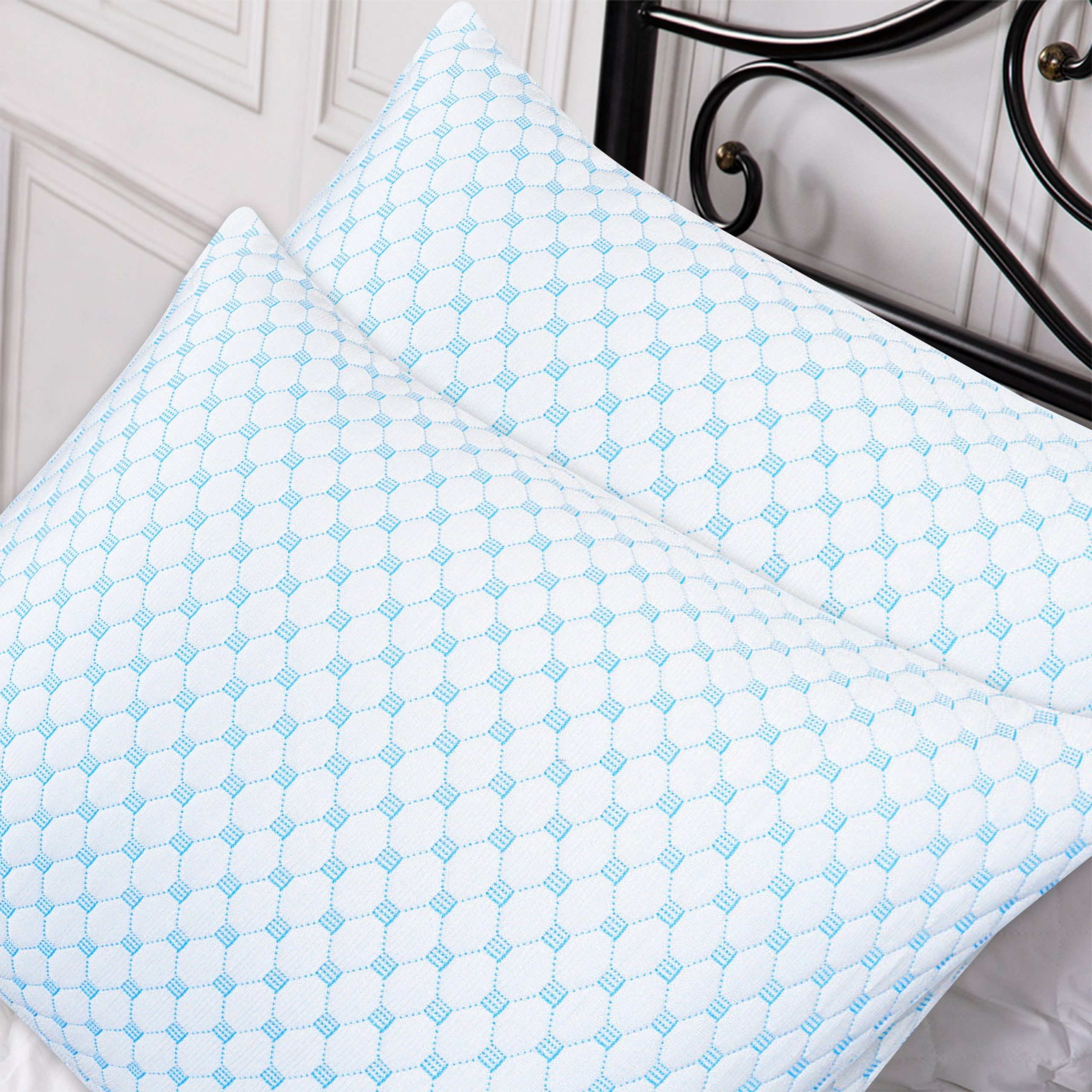 Bed Bath Fashions Bamboo Memory Foam Pillow with Removable Cover - Image 3