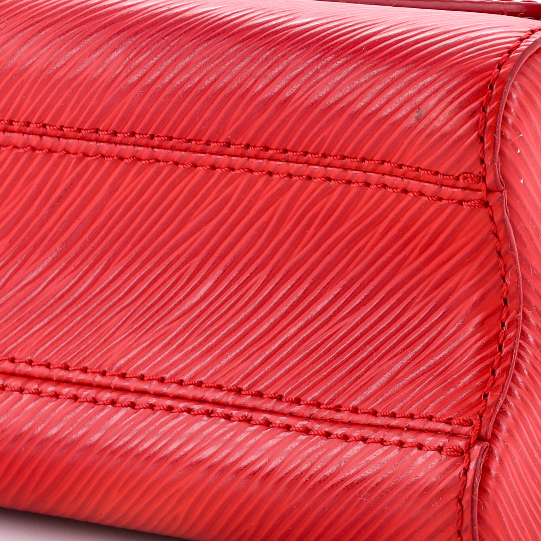 Pre-Loved Louis Vuitton Twist Handbag Epi Leather MM - Image 7