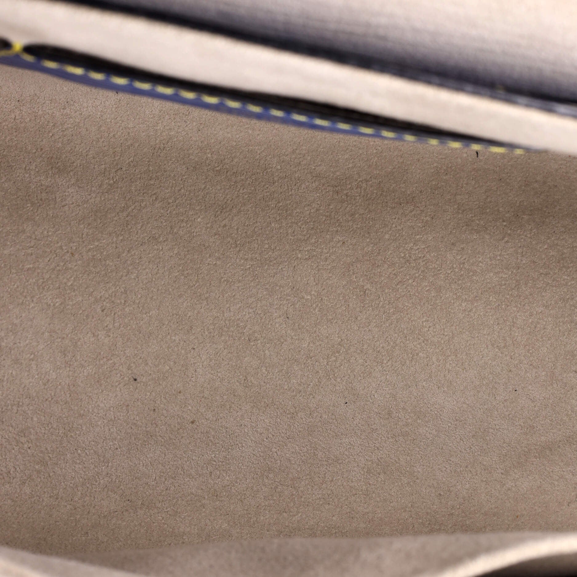 Pre-Loved Louis Vuitton Twist Handbag Epi Leather MM - Image 6