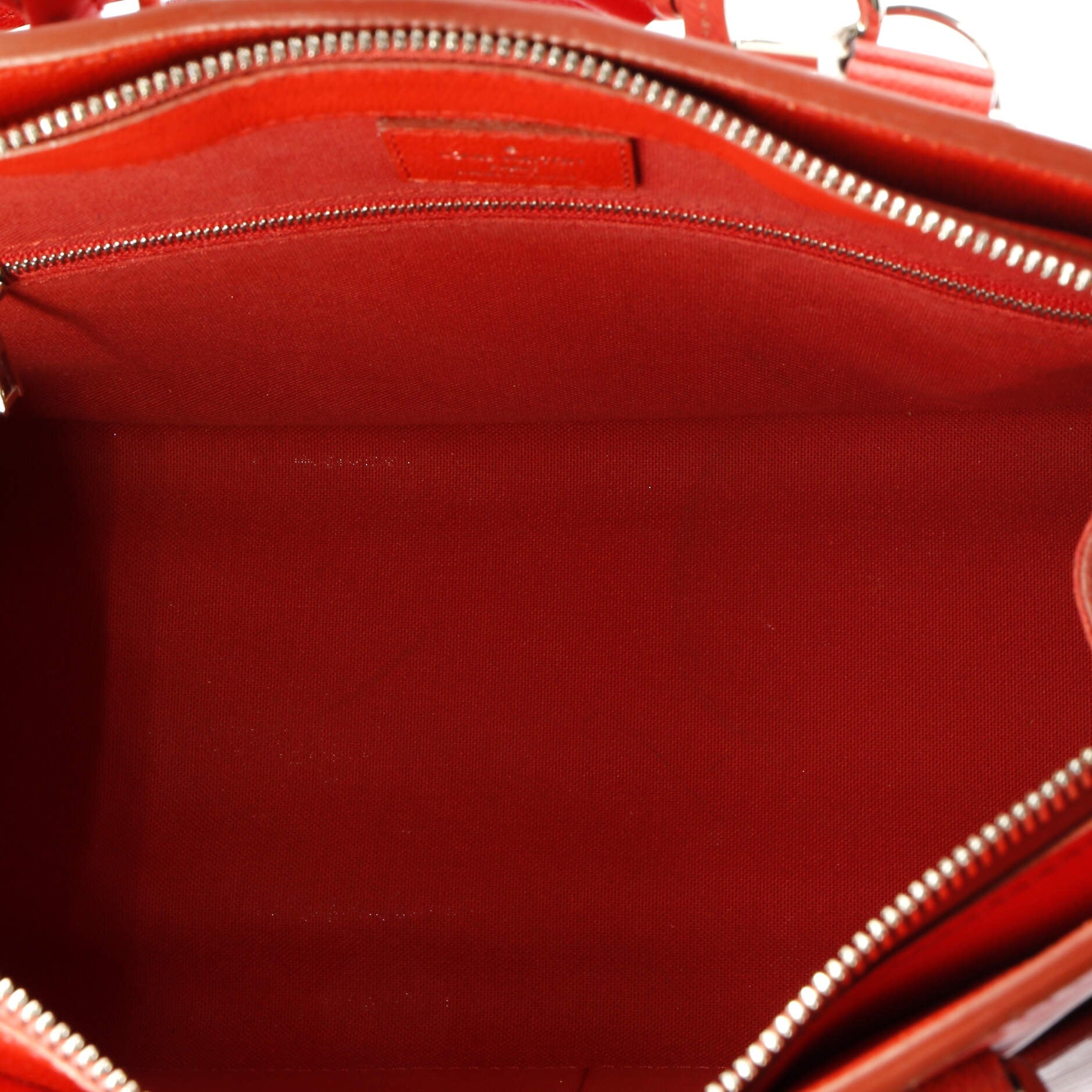 Pre-Loved Louis Vuitton Vaneau Handbag Epi Leather MM - Image 5