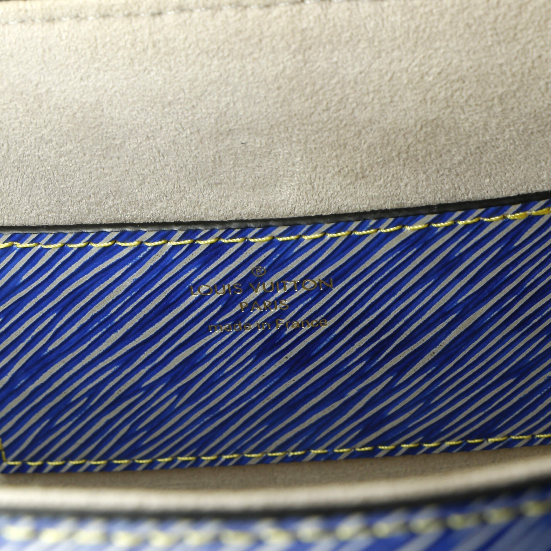 Pre-Loved Louis Vuitton Twist Handbag Epi Leather MM - Image 6