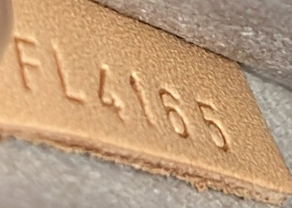 Pre-Loved Louis Vuitton Twist Handbag Epi Leather MM - Image 7