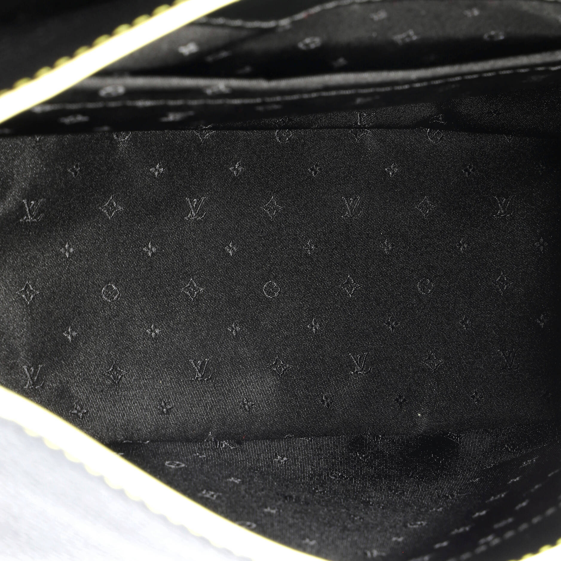 Pre-Loved Louis Vuitton Suhali Le Talentueux Handbag Leather - Image 5