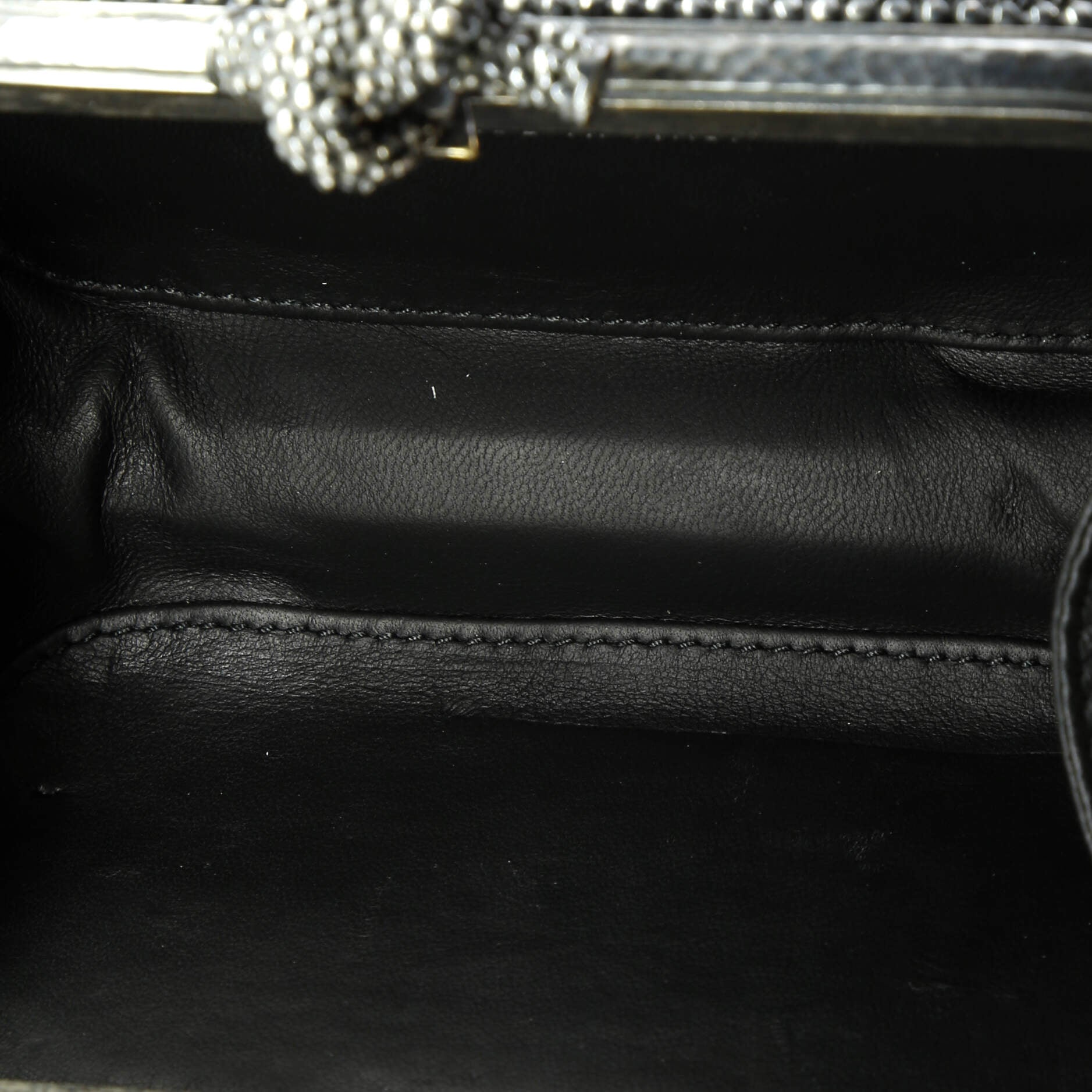 Pre-Loved Bottega Veneta Box Knot Clutch Embellished Stingray Small - Image 5