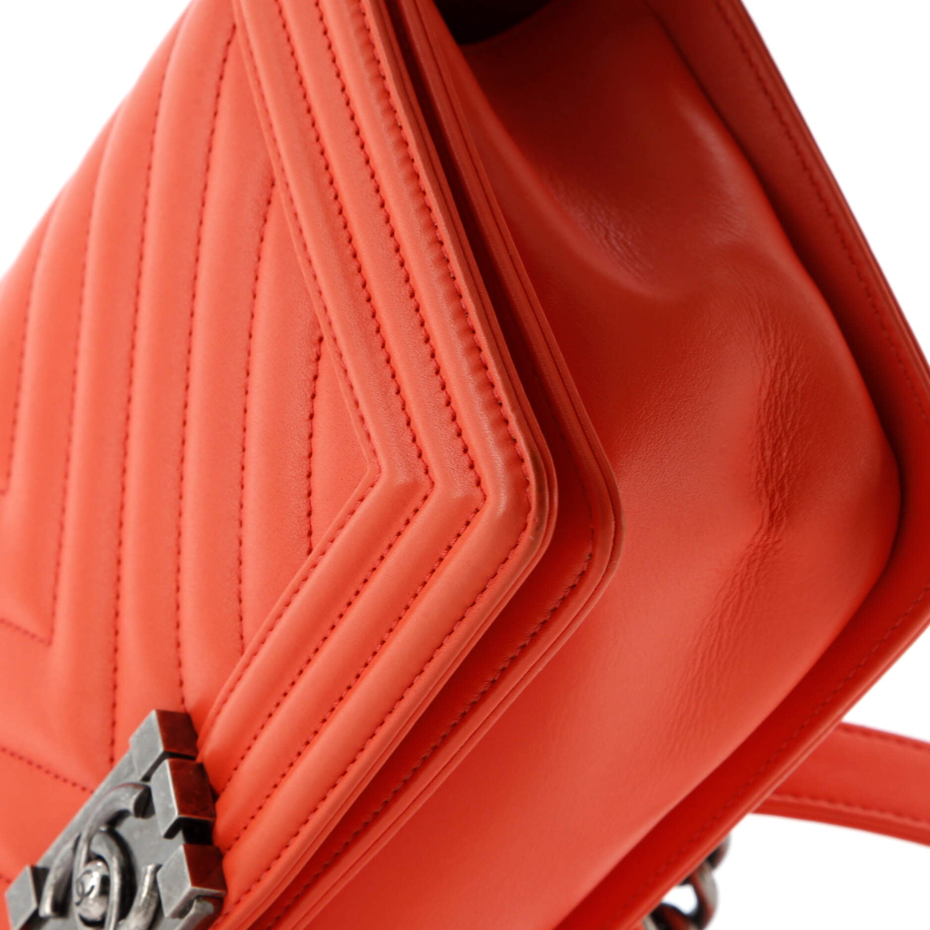 Pre-Loved Chanel Boy Flap Bag Chevron Calfskin Old Medium - Image 12