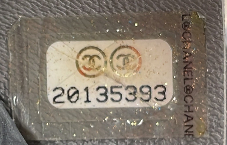 Pre-Loved Chanel Boy Flap Bag Quilted Calfskin Old Medium - Image 8