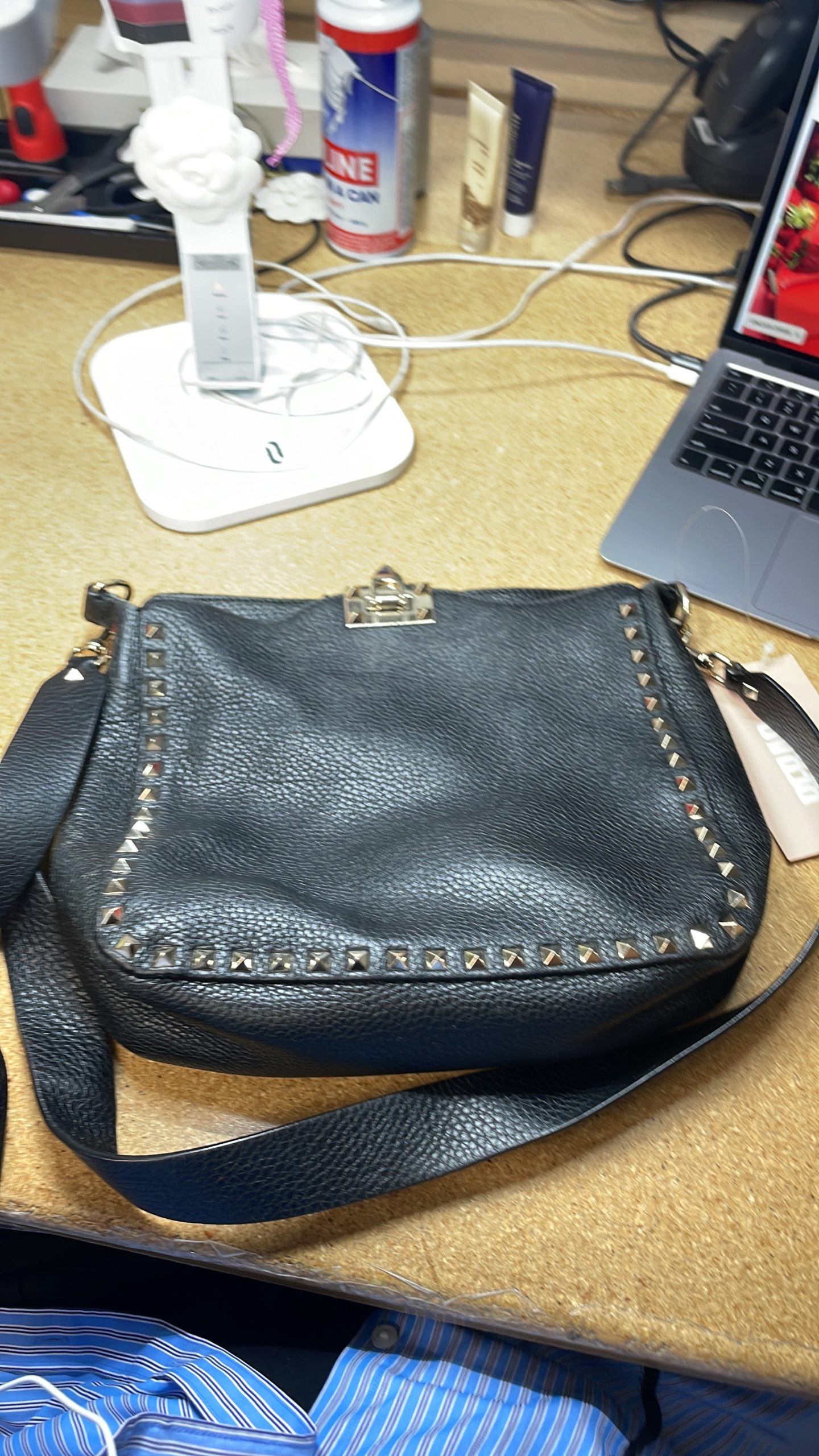 Pre-Loved Valentino Rockstud Flip Lock Messenger Bag Leather Small - Image 6