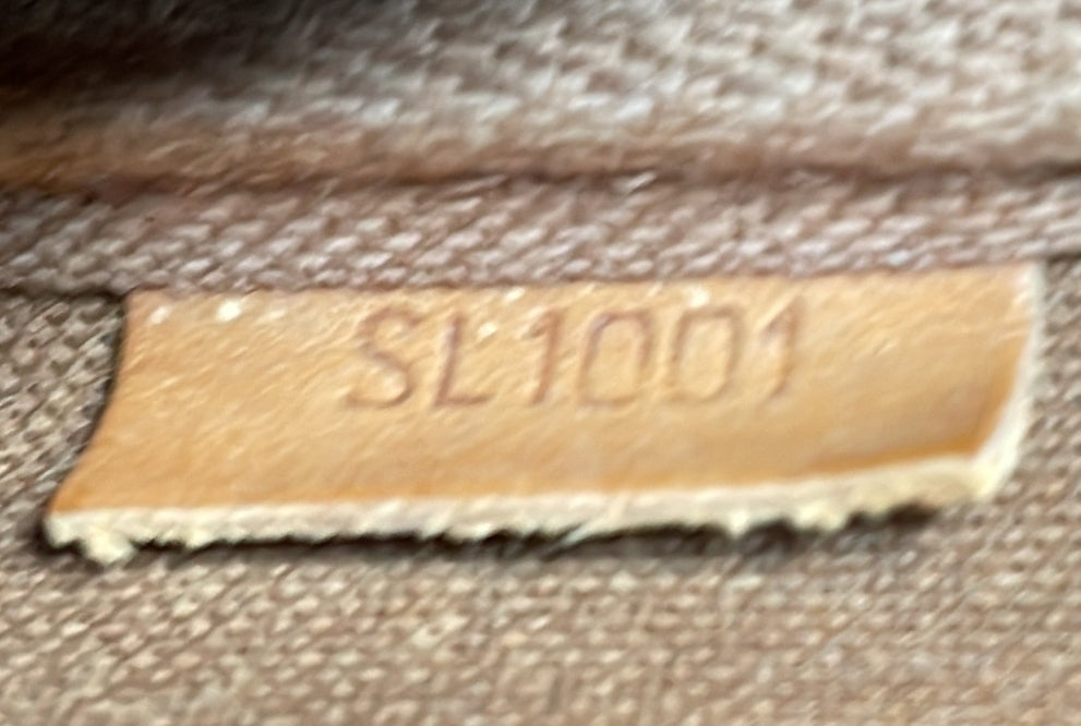 Pre-Loved Louis Vuitton Pochette Accessoires Monogram Canvas - Image 8