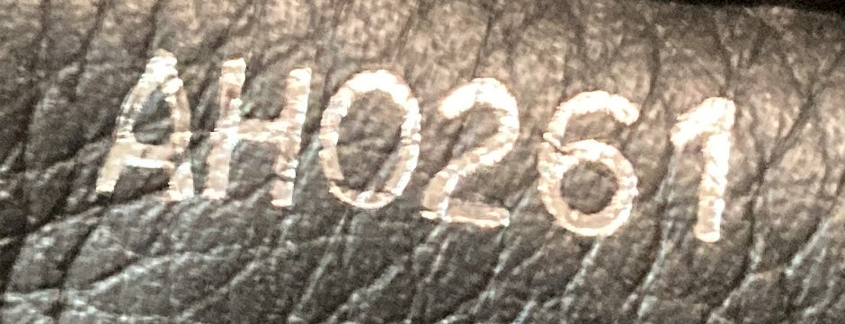 Pre-Loved Louis Vuitton Carmel Hobo Mahina Leather - Image 9