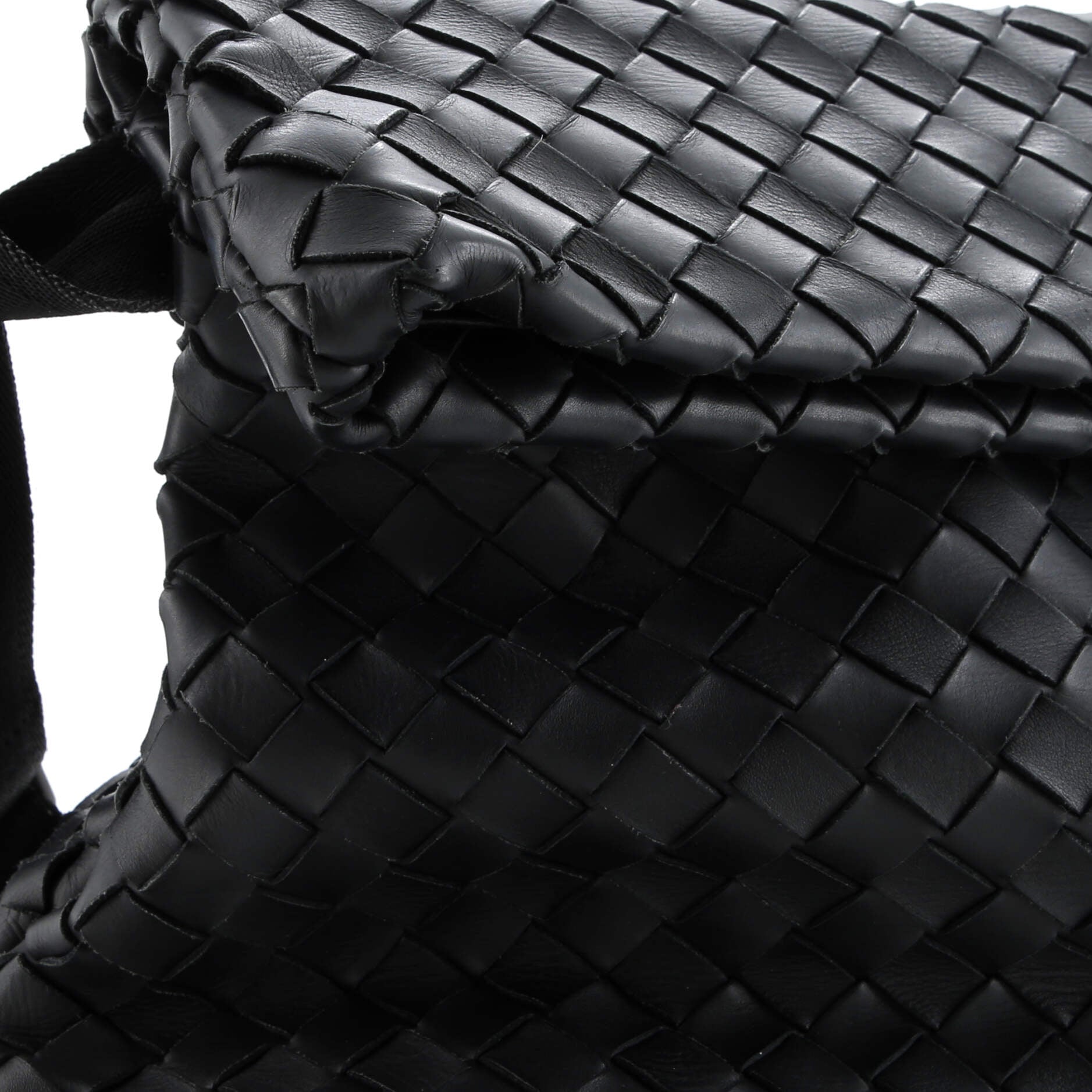 Pre-Loved Bottega Veneta Classic Fold Over Messenger Bag Intrecciato Leather Large - Image 6