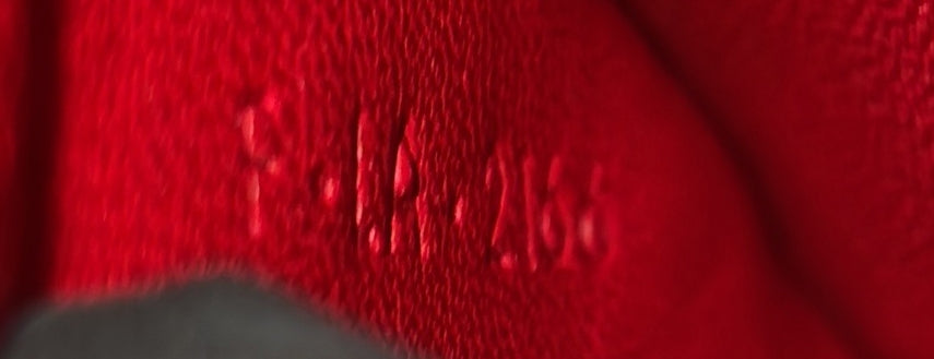 Pre-Loved Celine Classic Box Bag Smooth Leather Small - Image 6