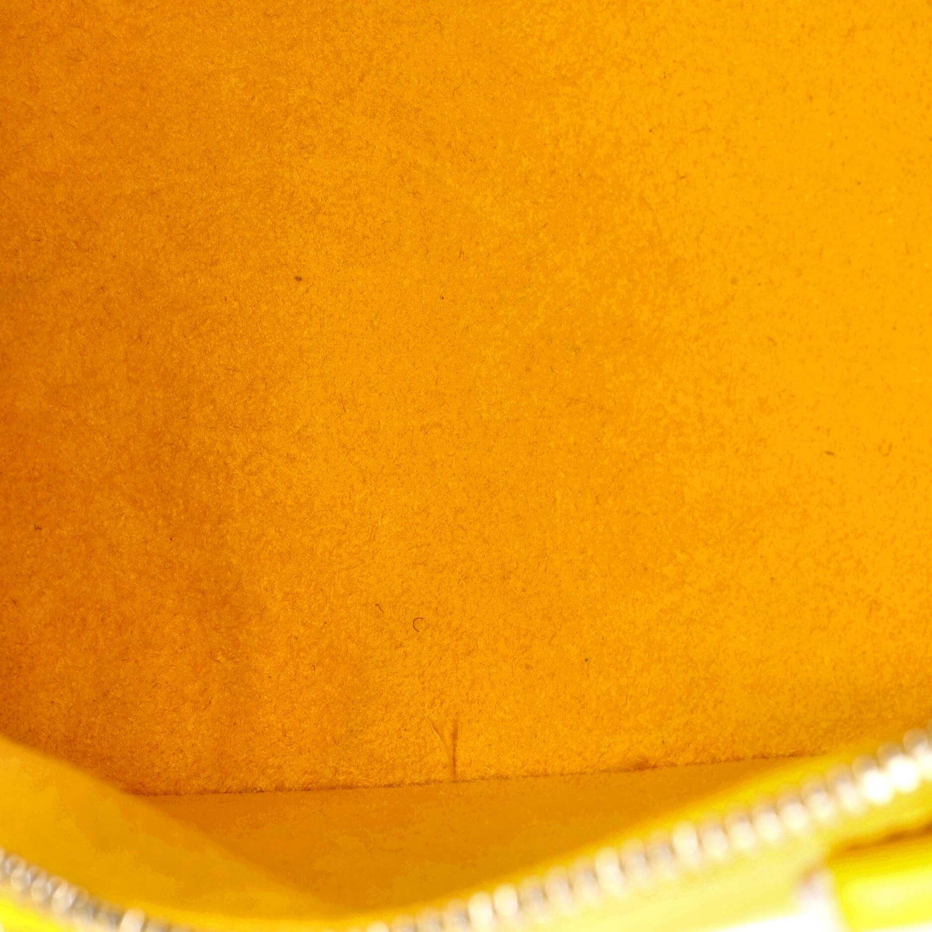 Pre-Loved Louis Vuitton Alma Handbag Epi Leather BB - Image 5