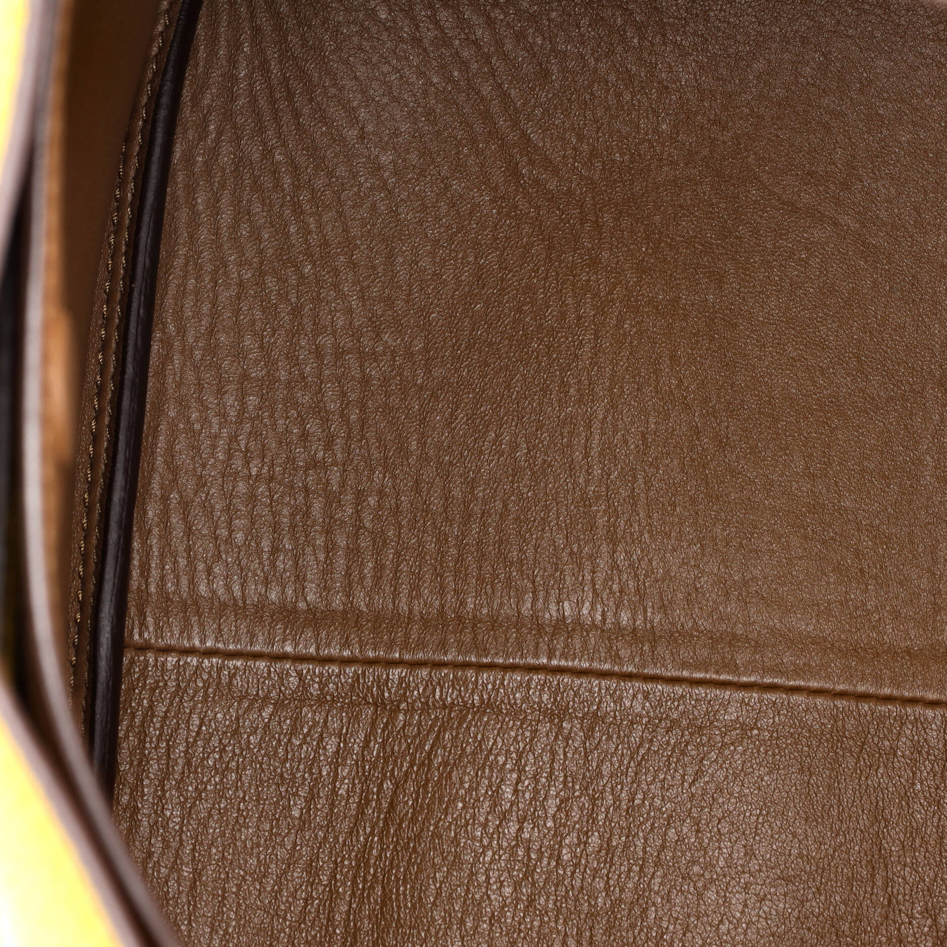 Pre-Loved Prada Dynamique Hobo Vitello Daino Small - Image 5