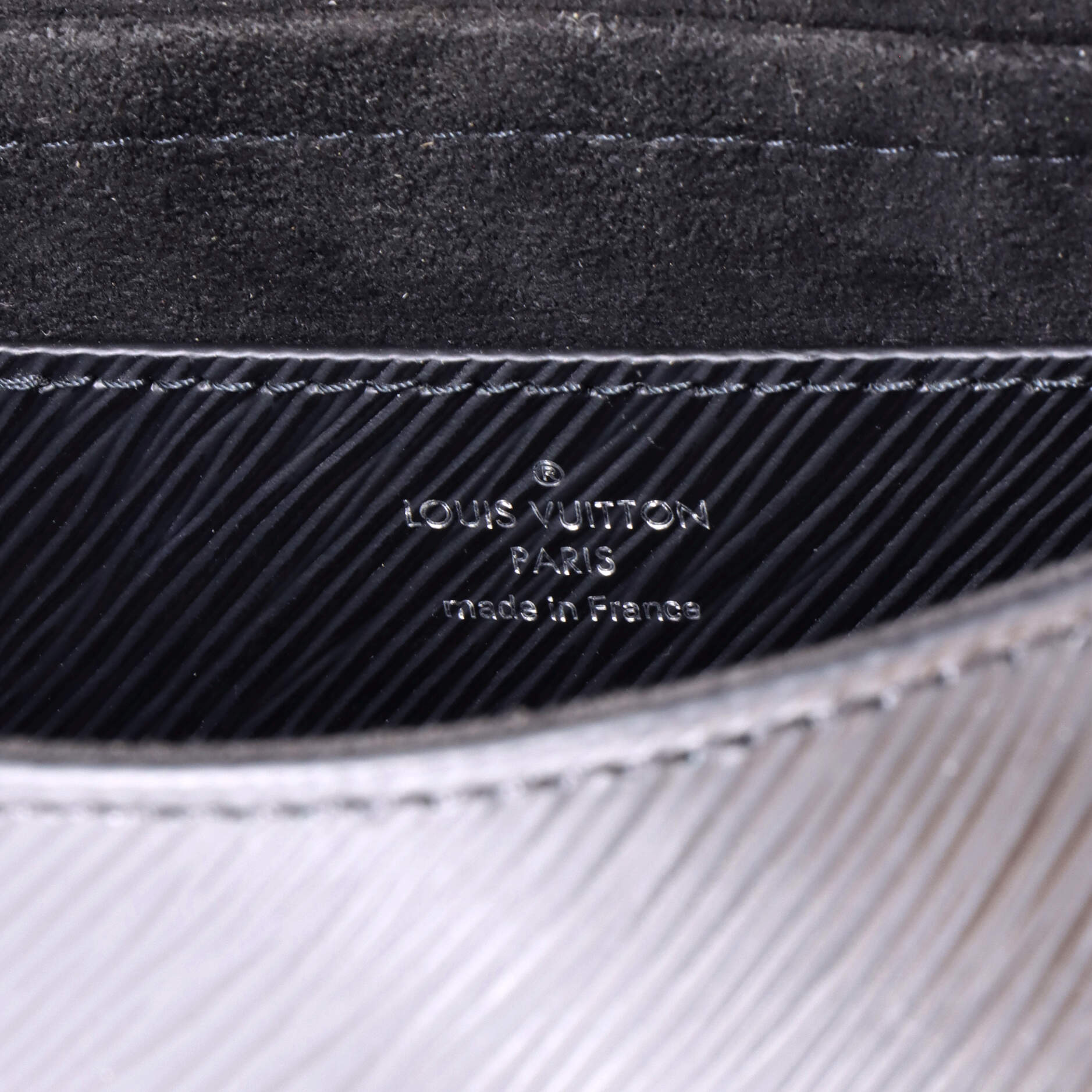 Pre-Loved Louis Vuitton Twist Handbag Epi Leather GM - Image 6