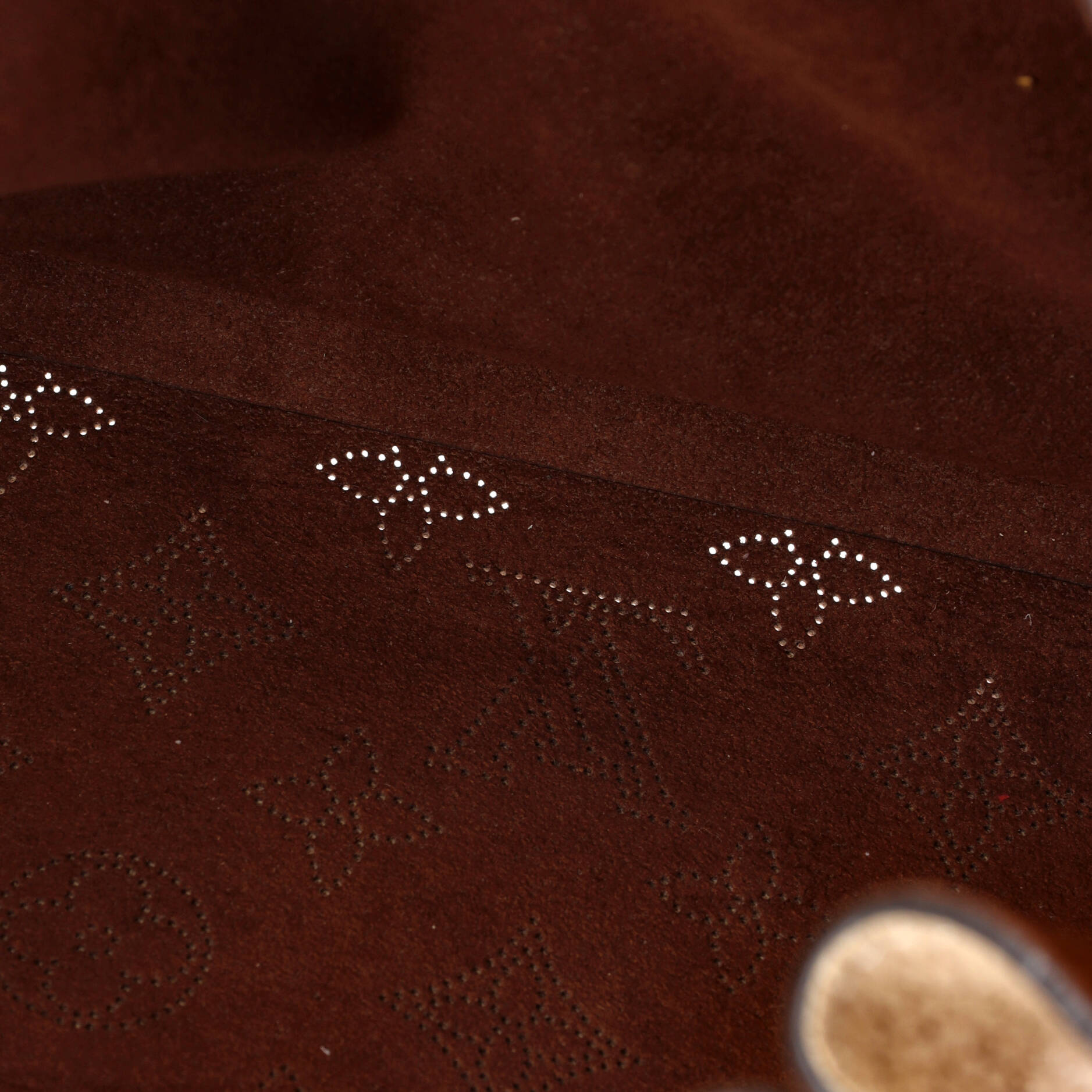 Pre-Loved Louis Vuitton Bella Tote Mahina Leather - Image 5