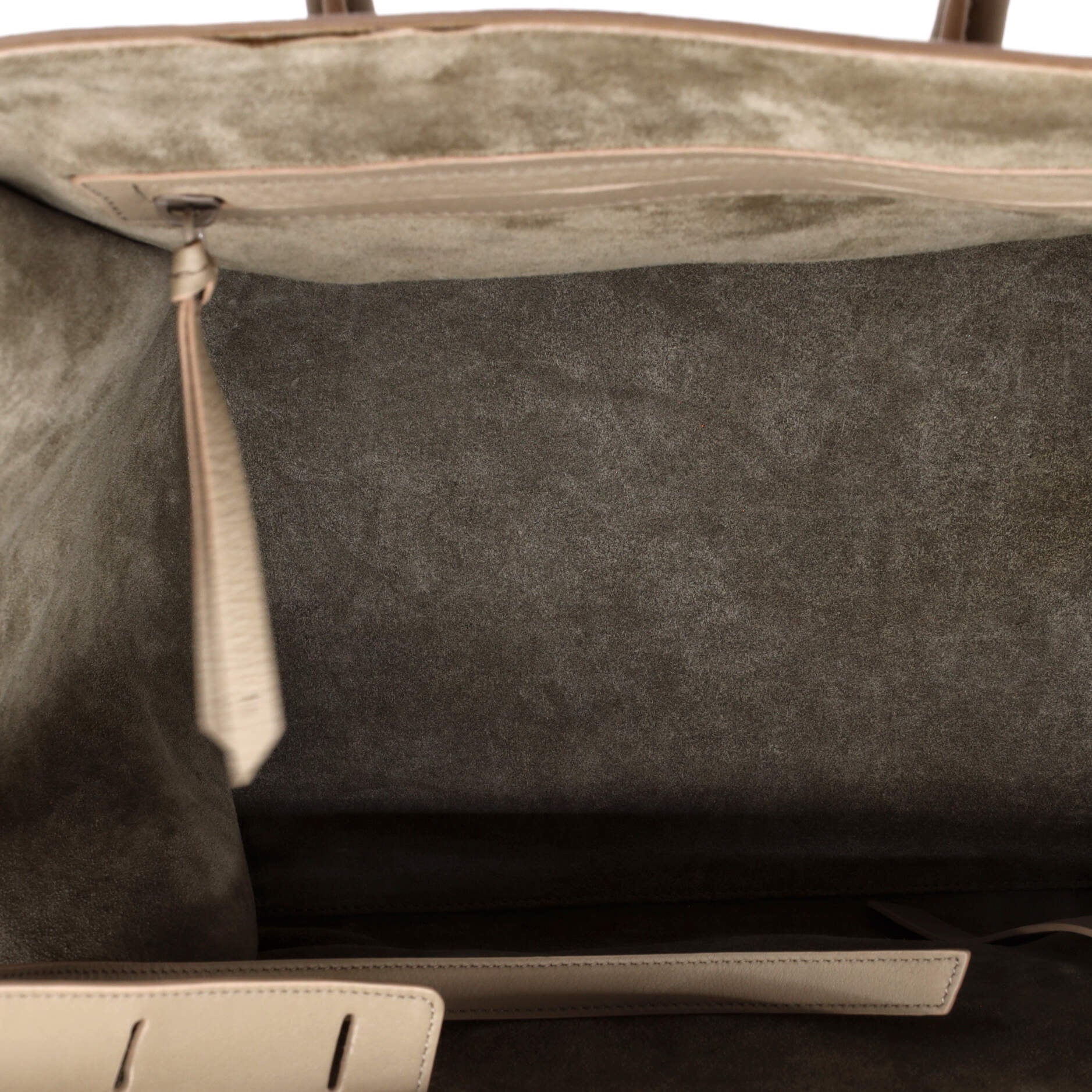 Pre-Loved Celine Phantom Bag Grainy Leather Medium - Image 5