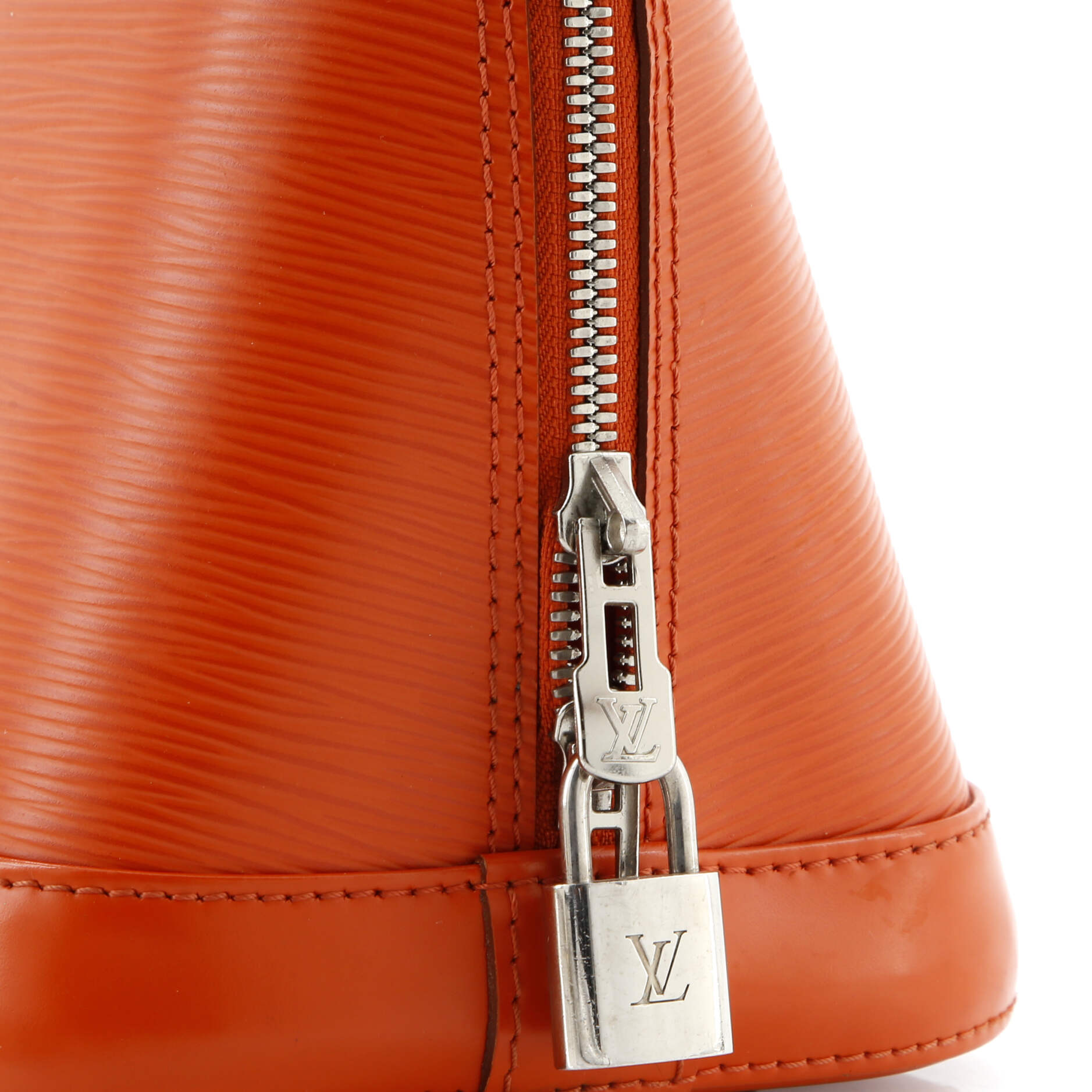 Pre-Loved Louis Vuitton Alma Handbag Epi Leather PM - Image 8