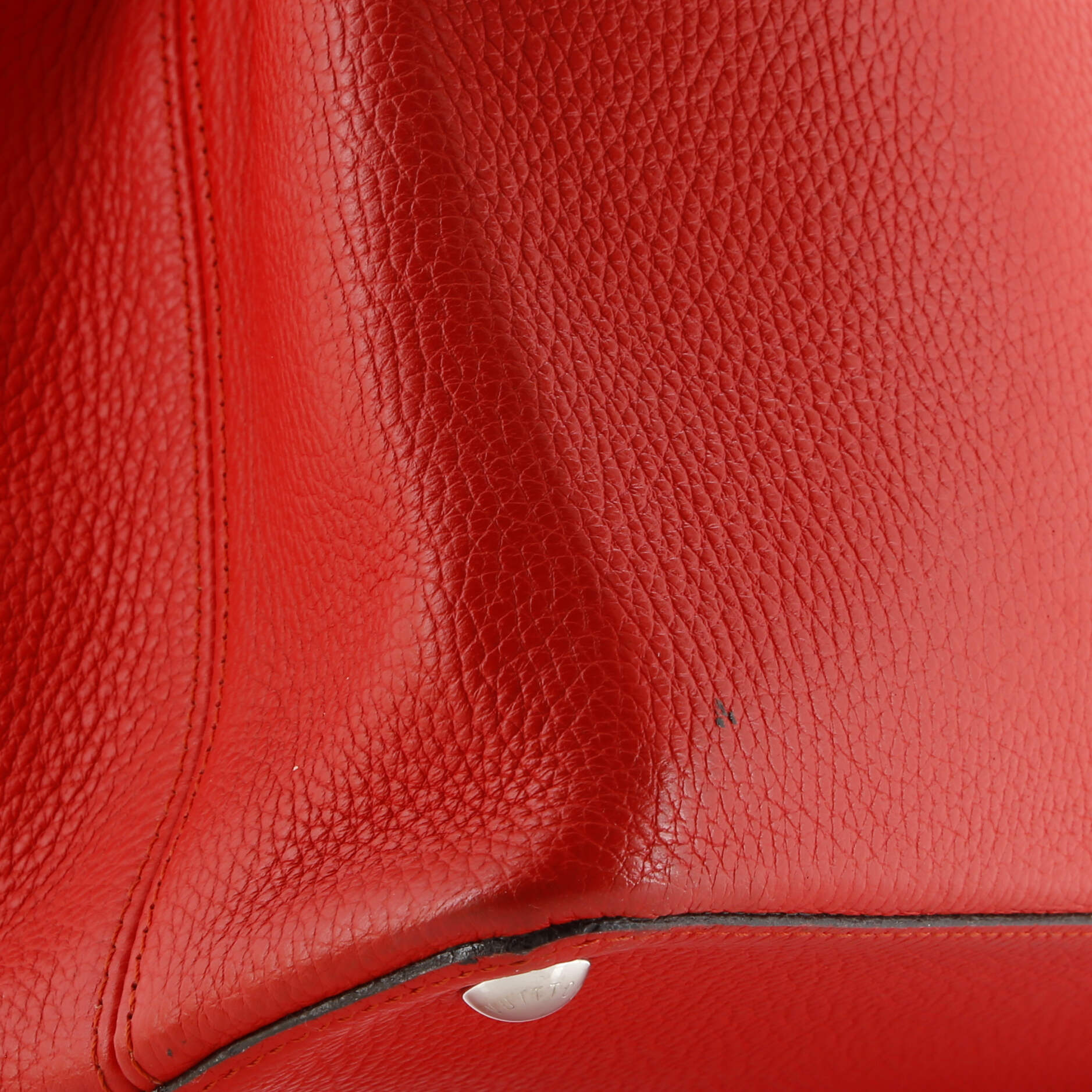 Pre-Loved Louis Vuitton Capucines Bag Leather MM - Image 7