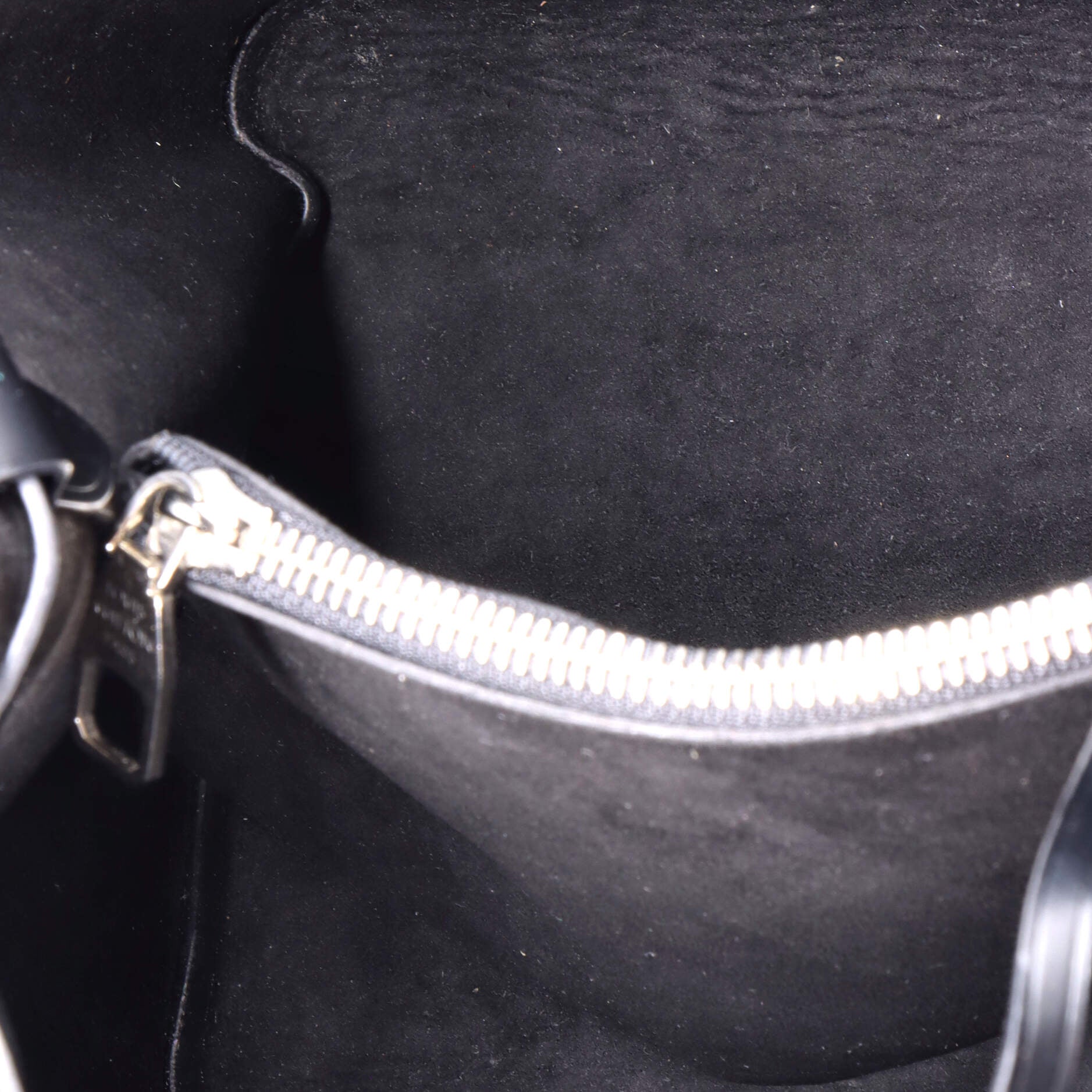 Pre-Loved Louis Vuitton NeoNoe Handbag Epi Leather MM - Image 5