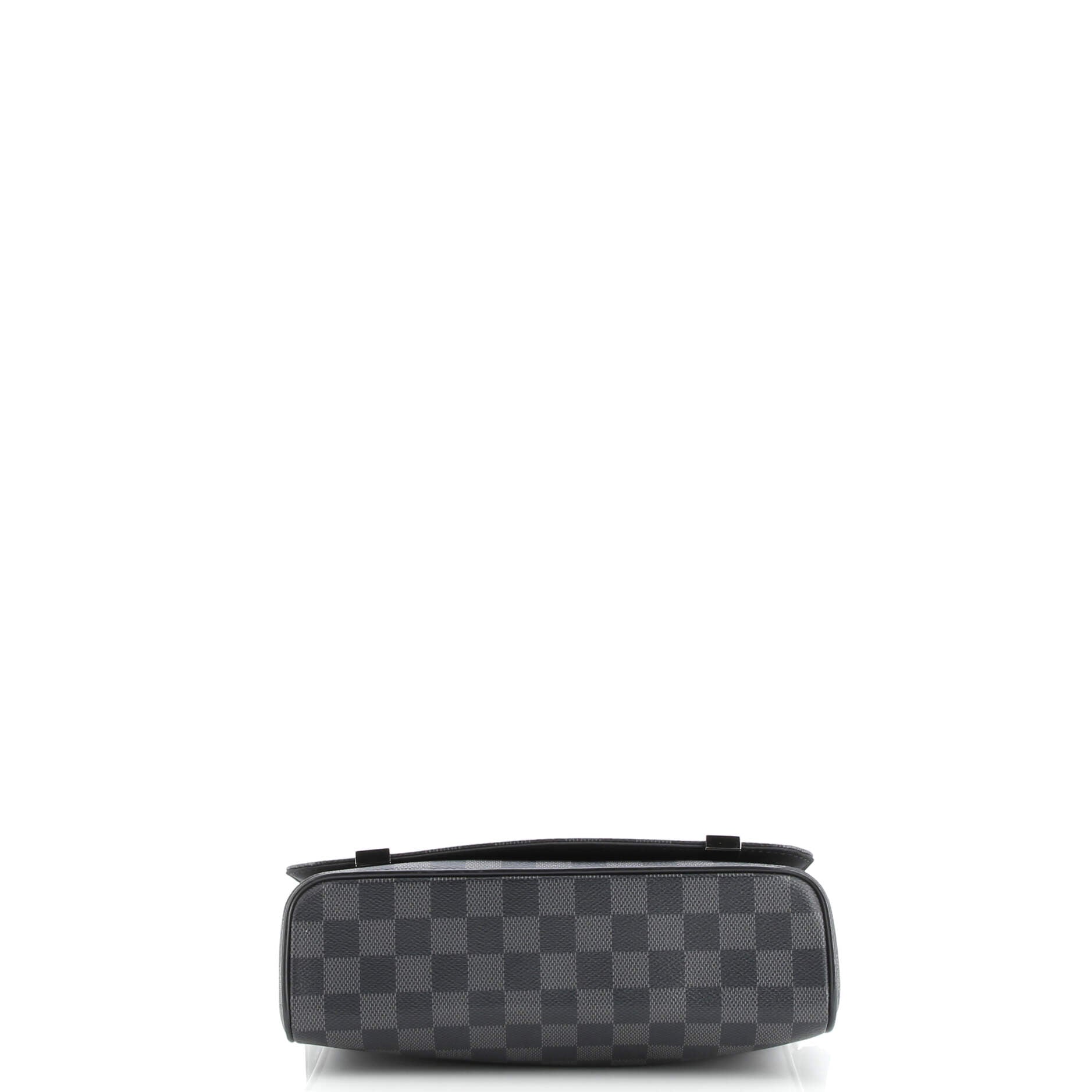 Pre-Loved Louis Vuitton District NM Messenger Bag Damier Graphite PM - Image 4