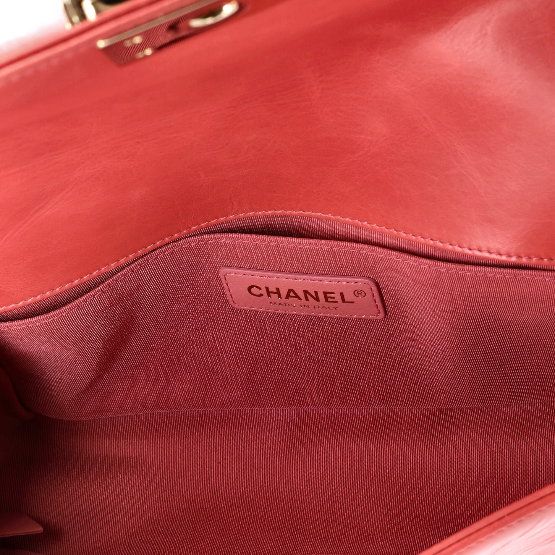 Pre-Loved Chanel Boy Flap Bag Shearling with Leather Old Medium - Image 6