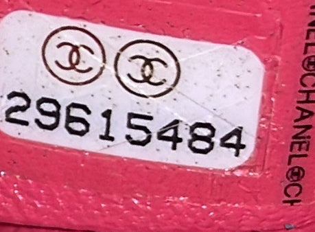 Pre-Loved Chanel Filigree Vertical Vanity Case PVC with Lambskin - Image 7