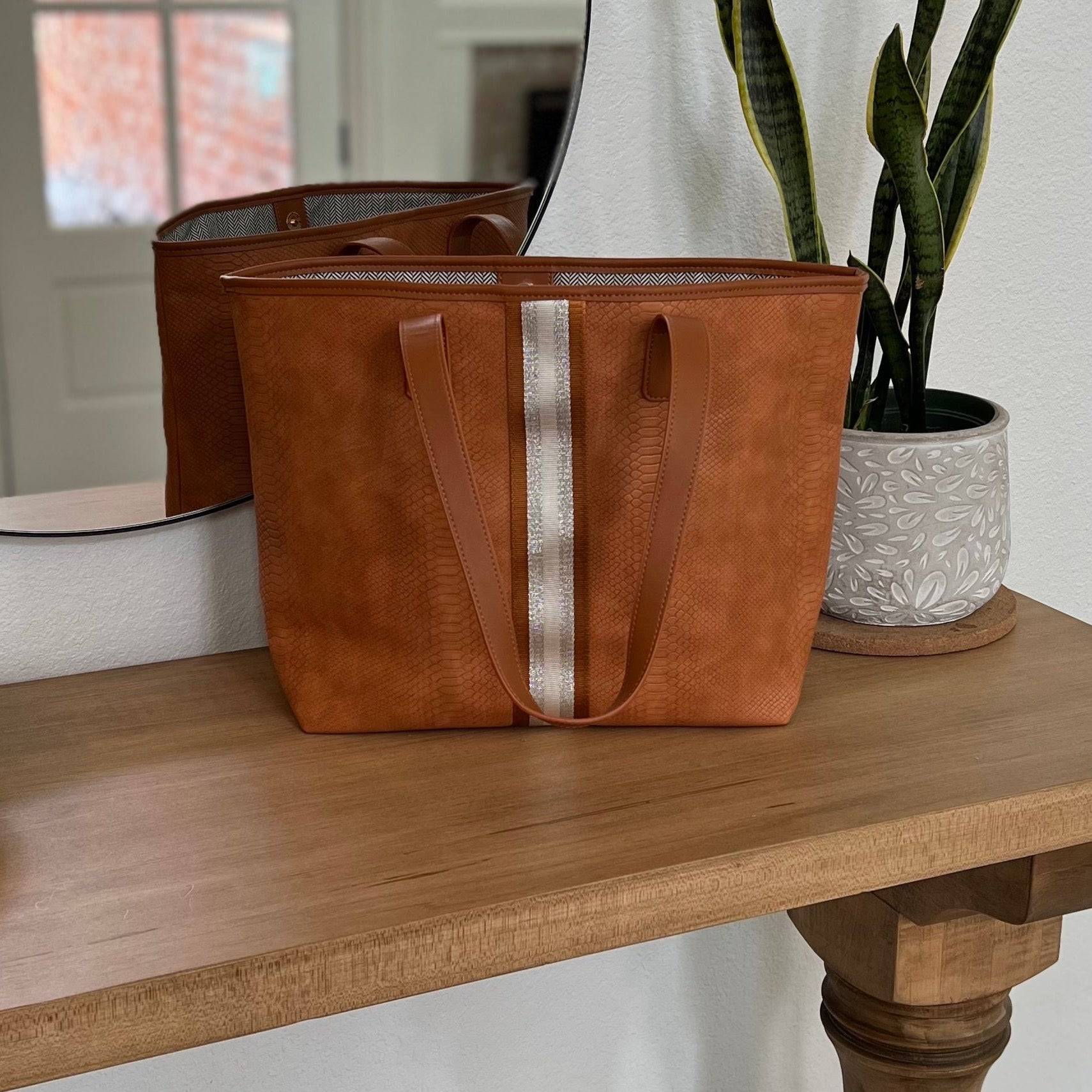 kira Tote by Threaded Pear - Image 2