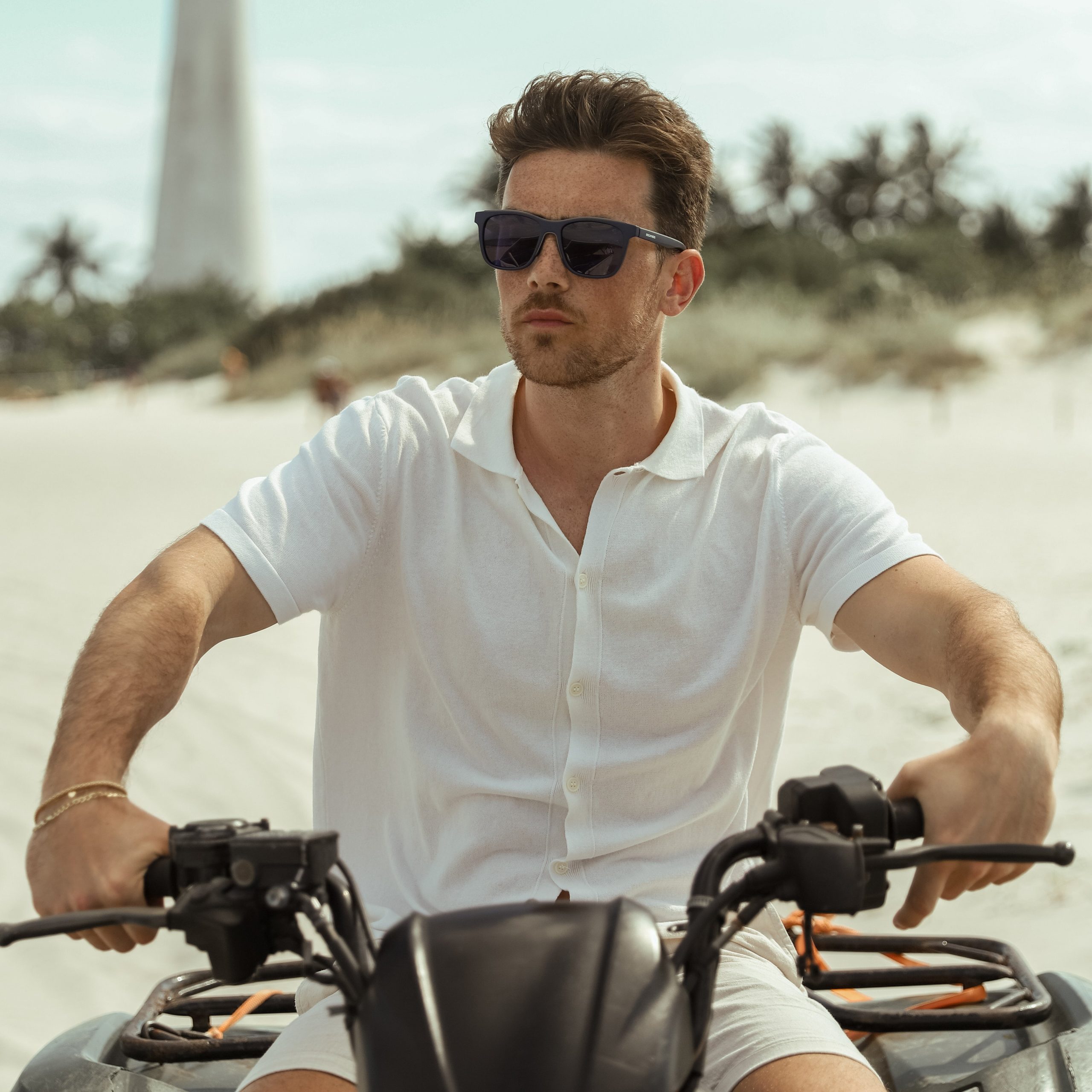 Biscayners Galen Blue Sunglasses - Image 4