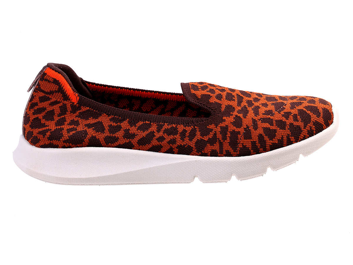 Spenco Epic Stretch Giraffe Women's Slip On Shoes - Image 14